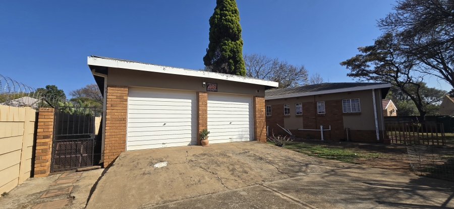 4 Bedroom Property for Sale in Geelhoutpark North West
